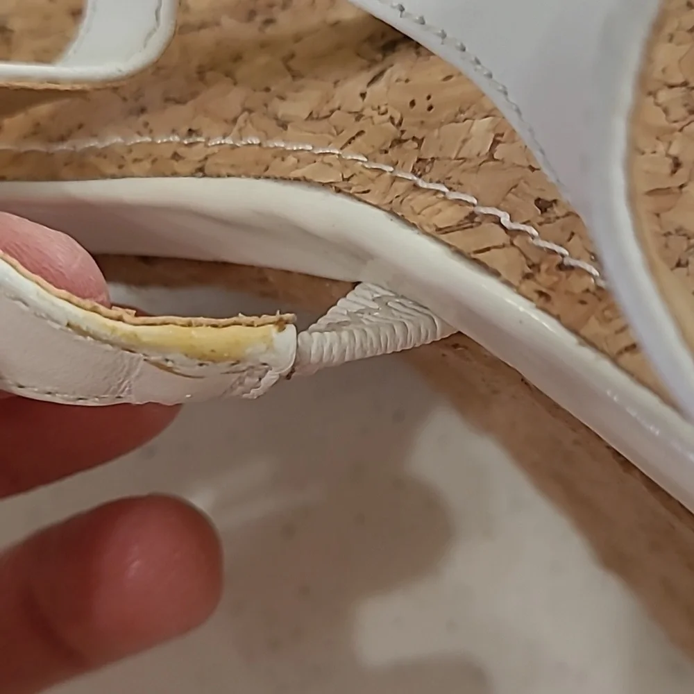 Kenneth Cole Reaction white wedge espadrilles sandals size 10